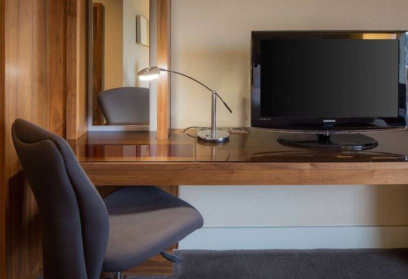 חדר סטנדרט עם מיטת קינג, Hilton Liverpool City Centre