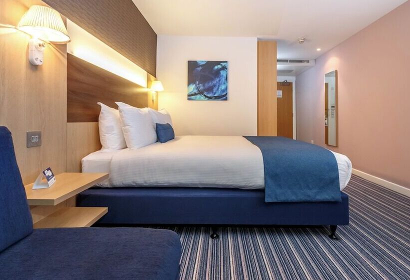 Номер Стандарт, Holiday Inn Express Leigh   Sports Village, An Ihg