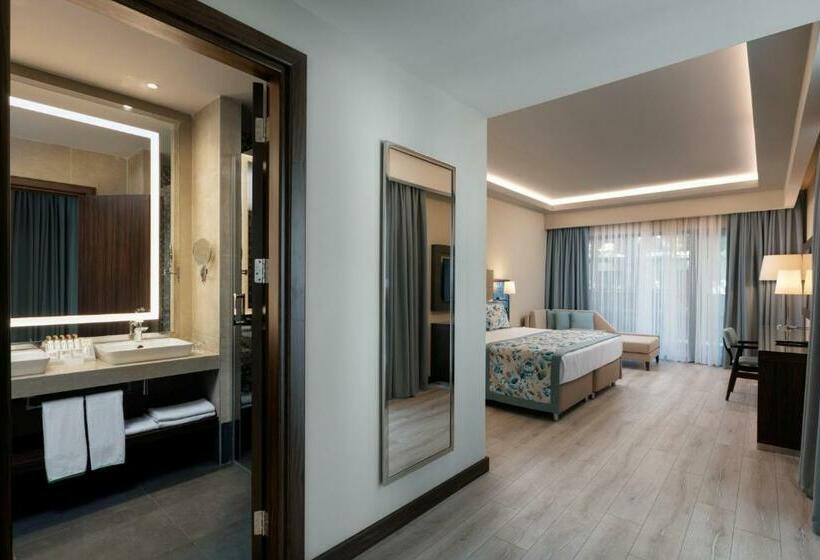 Трехместный Номер Deluxe, Seven Seas Hotel Life   Ultra All Inclusive & Kids Concept