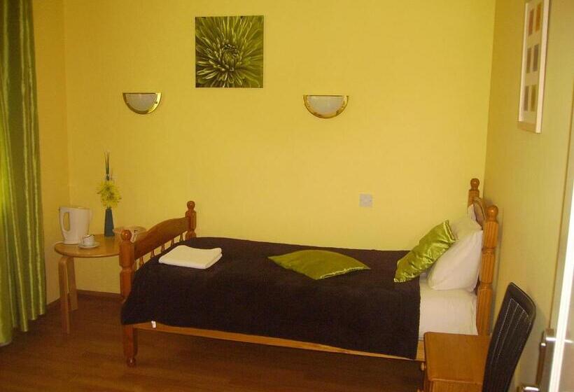 家庭间, Stansted Airport Lodge