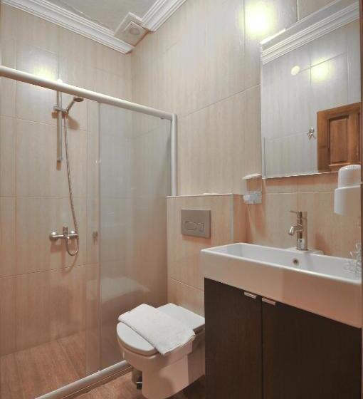 Номер Стандарт Трехместный, Nomads Cave Hotel & Rooftop