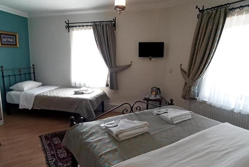 Номер Стандарт Трехместный, Nomads Cave Hotel & Rooftop