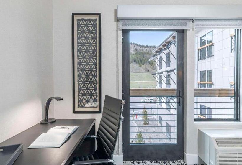 اتاق استاندارد با تخت بزرگ برای معلولان, Cambria Hotel Copper Mountain