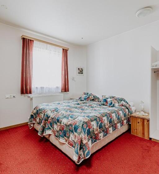 اتاق استاندارد, Narfastadir Guesthouse