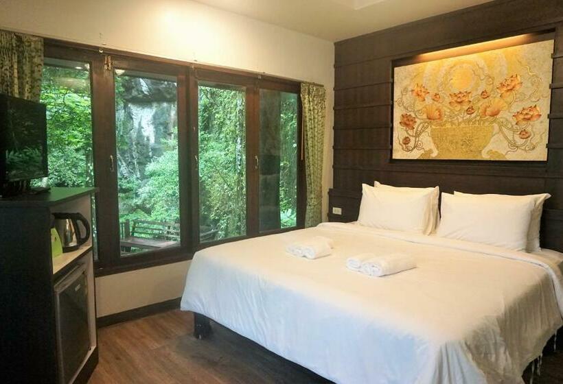 Бунгало Стандарт, Rock And Tree House Resort