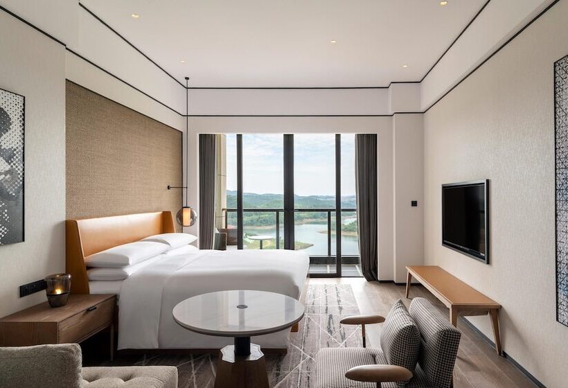 اتاق پریمیوم با چشم‌انداز دریاچه, Sheraton Mianyang