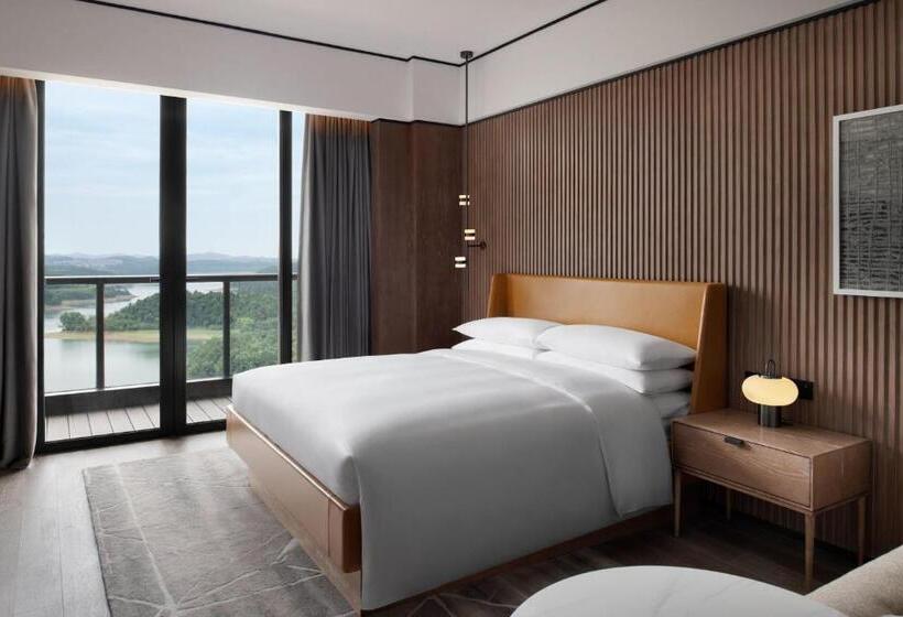 سوئیت کلاب, Sheraton Mianyang