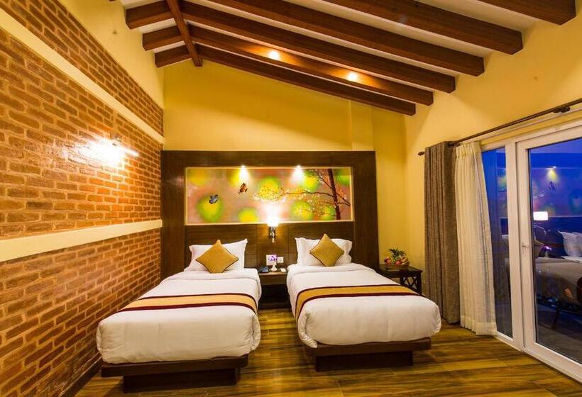اتاق لوکس, Himalaya Drishya Resort