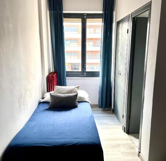 스탠다드 트리플 룸, Hostal La Canonja