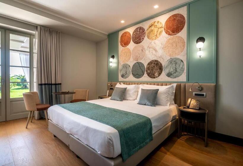 Номер Deluxe Вид на Море Боковой, Grand Hotel Torre Fara