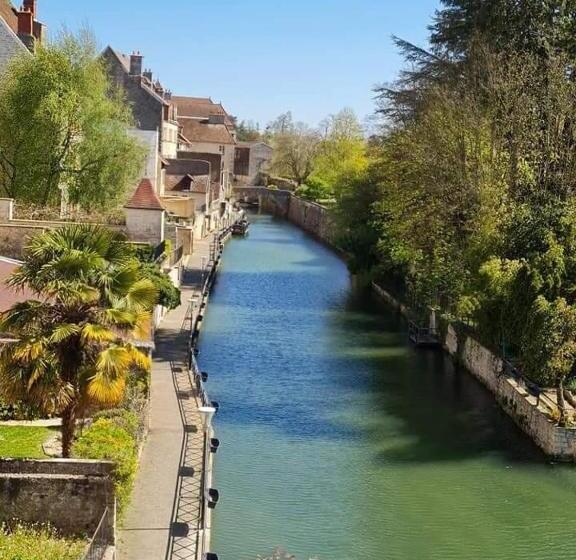 اتاق استاندارد با وان آب گرم, Le Grand Moulin Des Tanneurs B&b Et Love Room