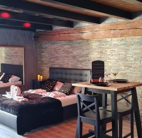 اتاق استاندارد با وان آب گرم, Le Grand Moulin Des Tanneurs B&b Et Love Room