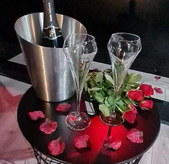 اتاق استاندارد با وان آب گرم, Le Grand Moulin Des Tanneurs B&b Et Love Room