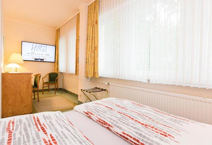 StandaardKamer, Am Dusseldorfer Platz