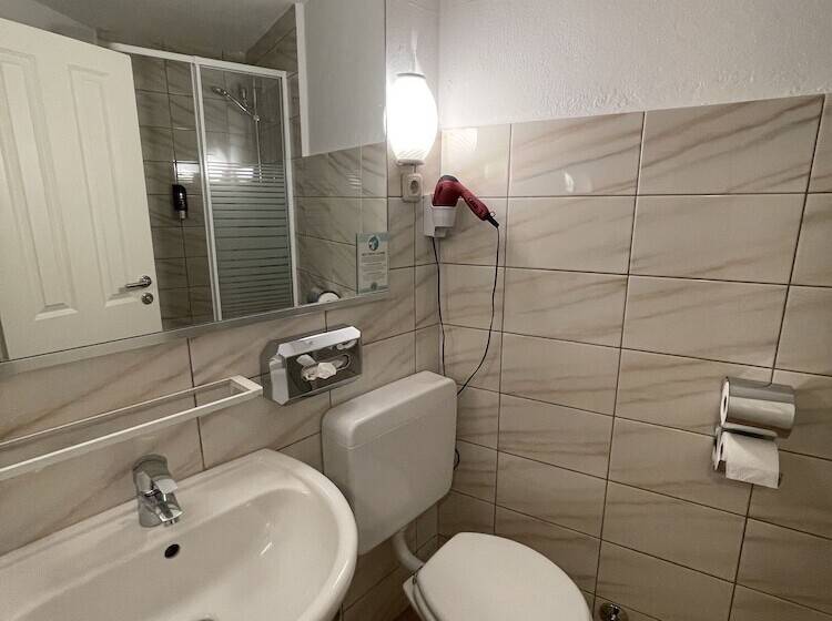 Номер Стандарт Индивидуальный, Mintarder Wasserbahnhof
