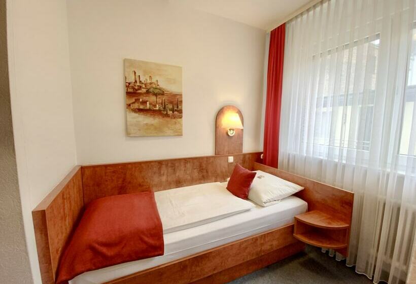 اتاق اکونومی یک تخته, West An Der Bockenheimer Warte