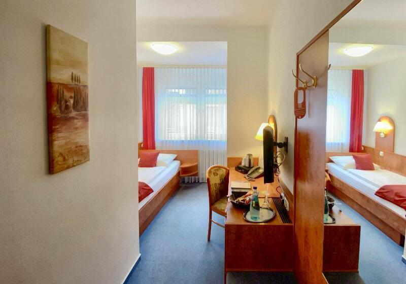اتاق اکونومی یک تخته, West An Der Bockenheimer Warte