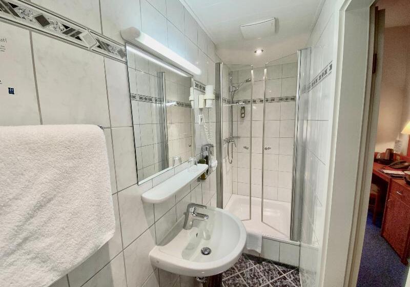 اتاق اکونومی یک تخته, West An Der Bockenheimer Warte