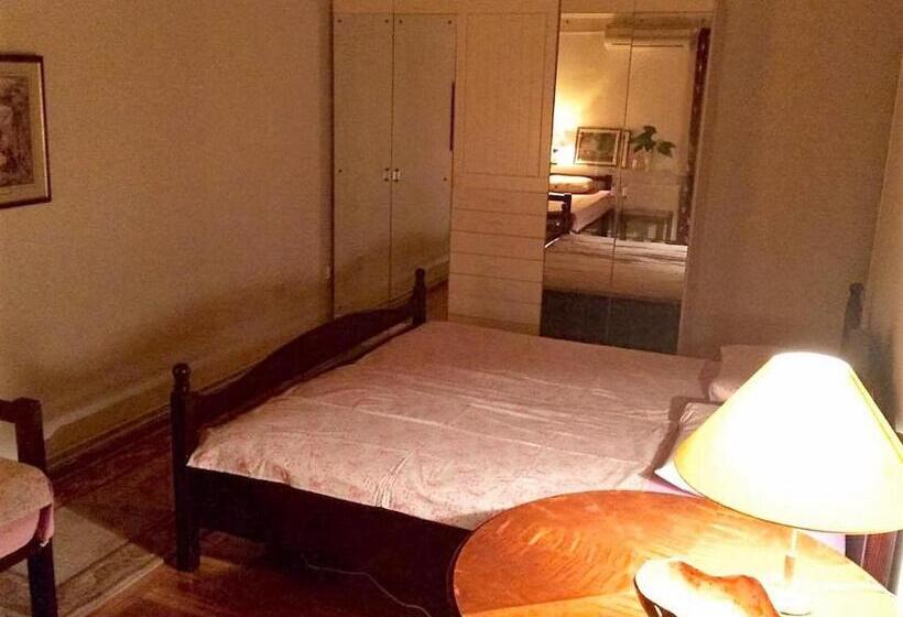 اتاق استاندارد سه تخته با سرویس بهداشتی مشترک, Guest House Vila Eli