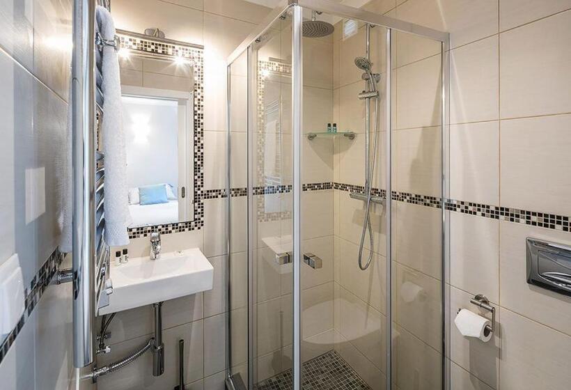 침실 1개 아파트, Villa Benagil With Stunning Views And Roof Terrace With Private Heated Pool