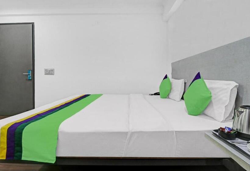 Quarto Deluxe, Treebo Grand Town House