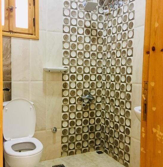اتاق لوکس, Villa 22