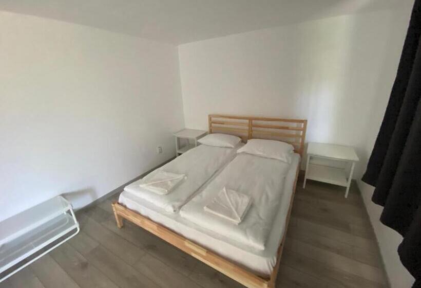 اتاق استاندارد با چشم‌انداز باغ, Pixel Guesthouse
