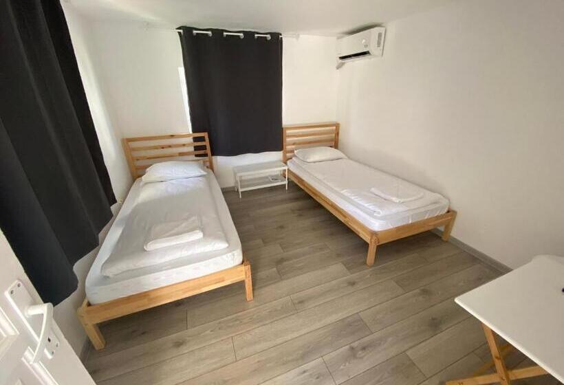 اتاق استاندارد با چشم‌انداز باغ, Pixel Guesthouse