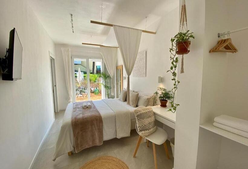 Номер Стандарт, Pathos Guest House