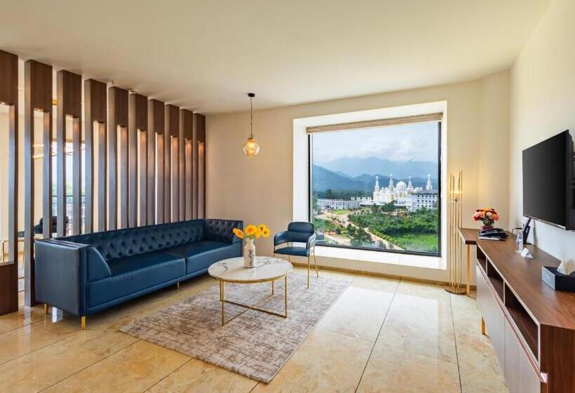 발코니가 있는 스위트, Fezinn Hotel   Best Wayanad Hotel In 2024