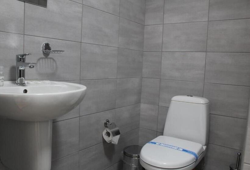 Полулюкс, Kolochava Hotel & Restaurant