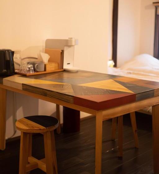 디럭스 룸, 六根ゲストハウス Rokkon Guest House