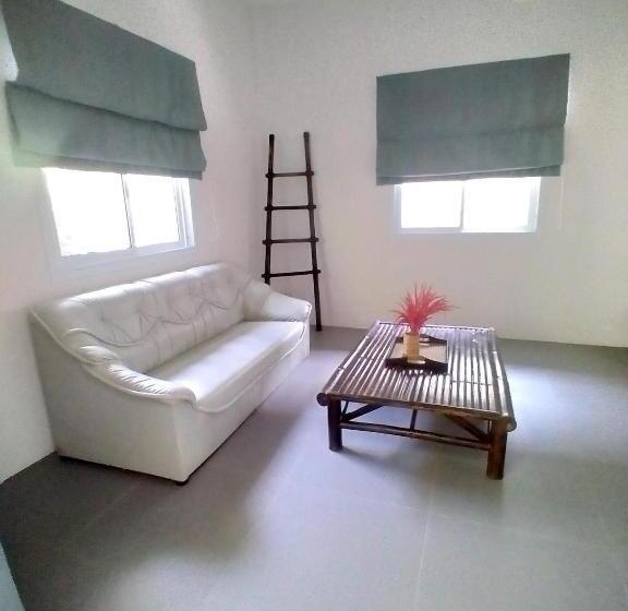 بنجلو سوبيريور, Sunya Cottage