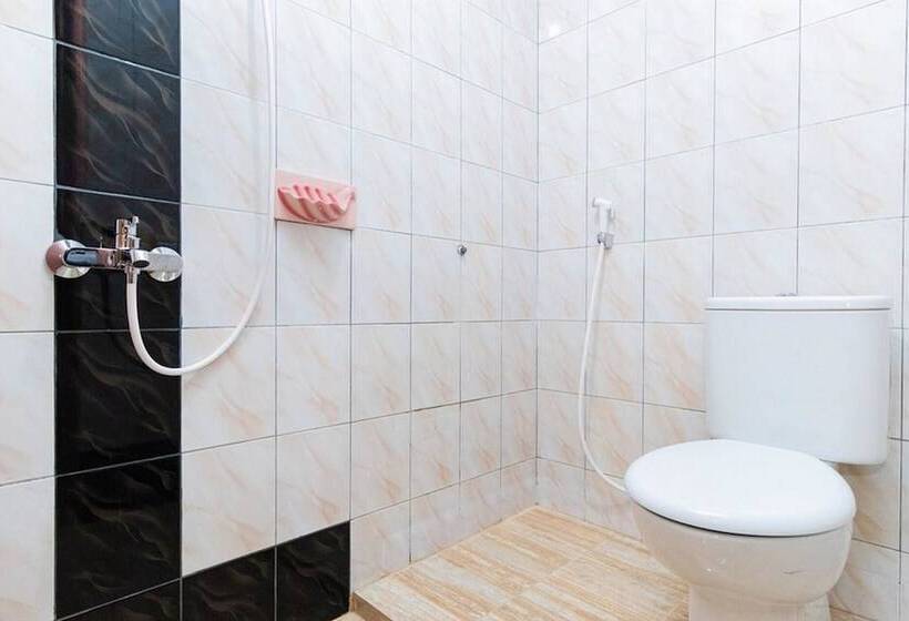 Номер Стандарт, Reddoorz Plus @ Jalan Gatot Subroto Medan