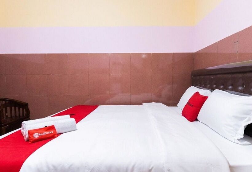 Номер Стандарт, Reddoorz Plus @ Jalan Gatot Subroto Medan