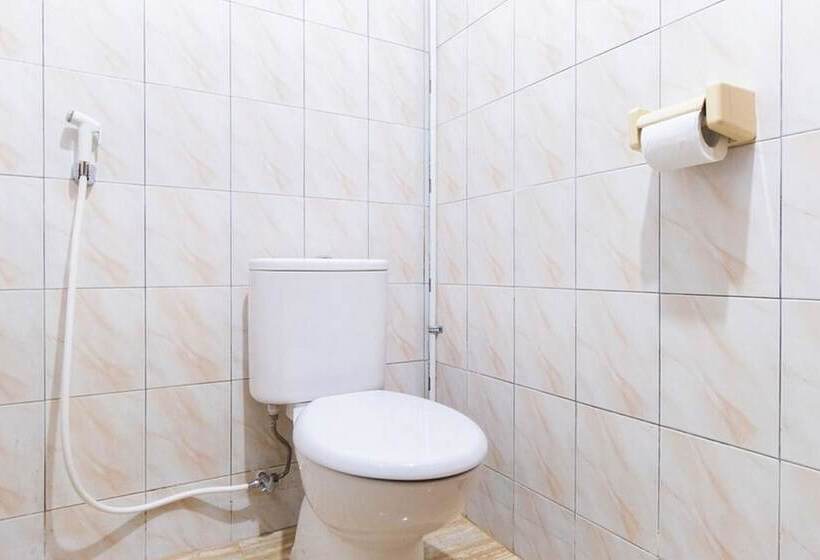 Семейный Номер, Reddoorz Plus @ Jalan Gatot Subroto Medan