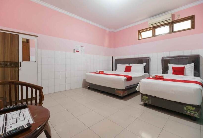 Семейный Номер, Reddoorz Plus @ Jalan Gatot Subroto Medan