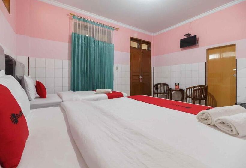 Семейный Номер, Reddoorz Plus @ Jalan Gatot Subroto Medan