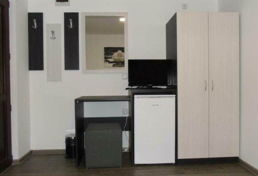 Люкс Вид на Сад, Guest House Dar