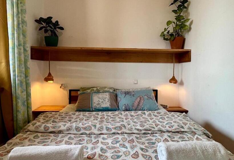 اتاق استاندارد, Bao Hostel Kutaisi