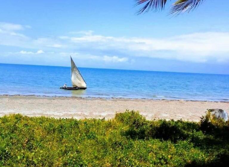 بانگلوی استاندارد با چشم‌انداز دریا, Barry S Beach Resort