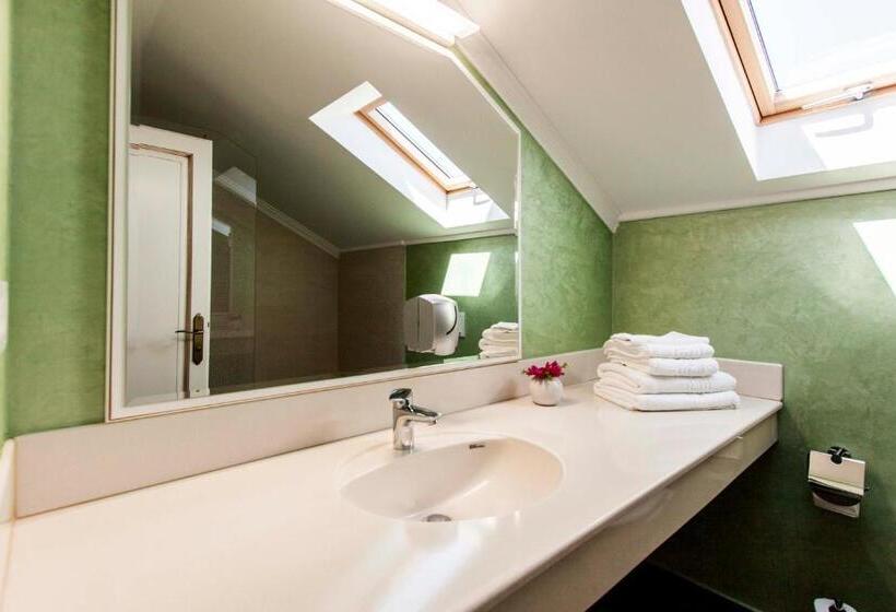 Трехместный Номер Комфорт, Camelot Resort
