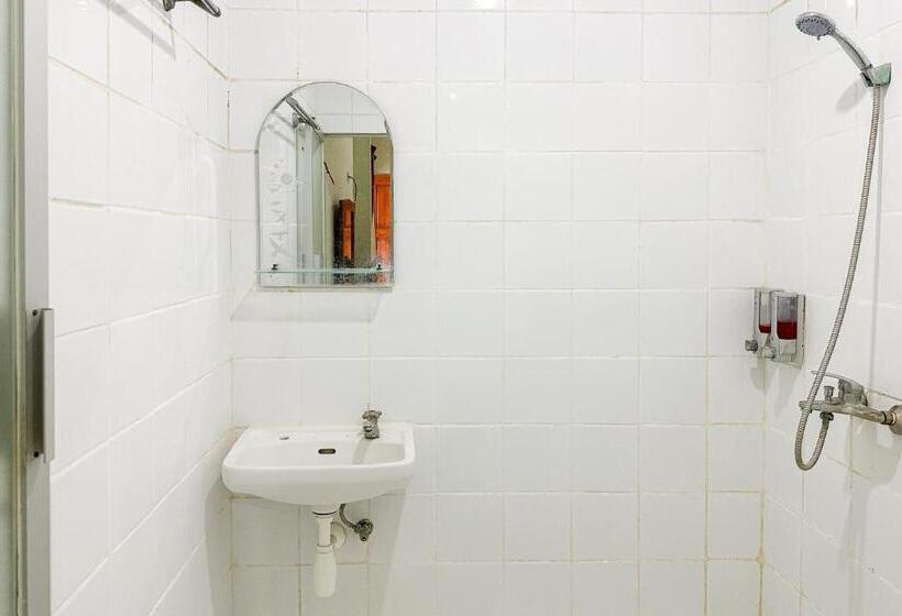 Номер Стандарт, Global Inn Syariah Mitra Reddoorz Near Juanda T1 Airport