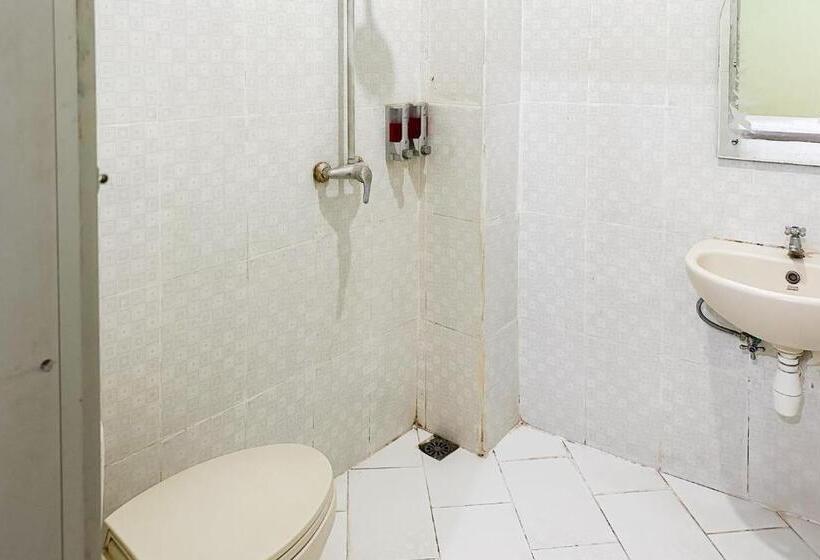 Номер Superior, Global Inn Syariah Mitra Reddoorz Near Juanda T1 Airport