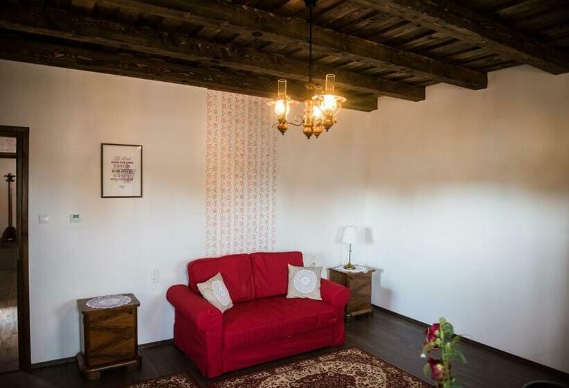 Апартаменты 1 Спальня Вид на Сад, Zsindelyes Cottage