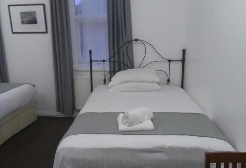 غرفة قياسية رباعية, Newcastle West Hotel & Bar