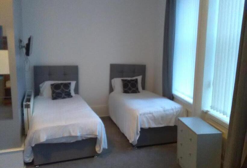 غرفة كلاسيكية رباعية, Newcastle West Hotel & Bar