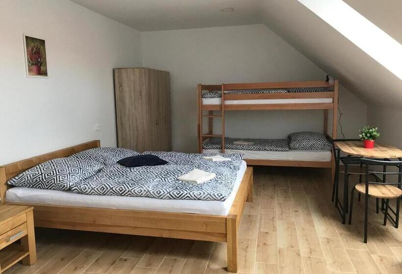 Четырехместный Номер Стандарт, Penzion U Kostela