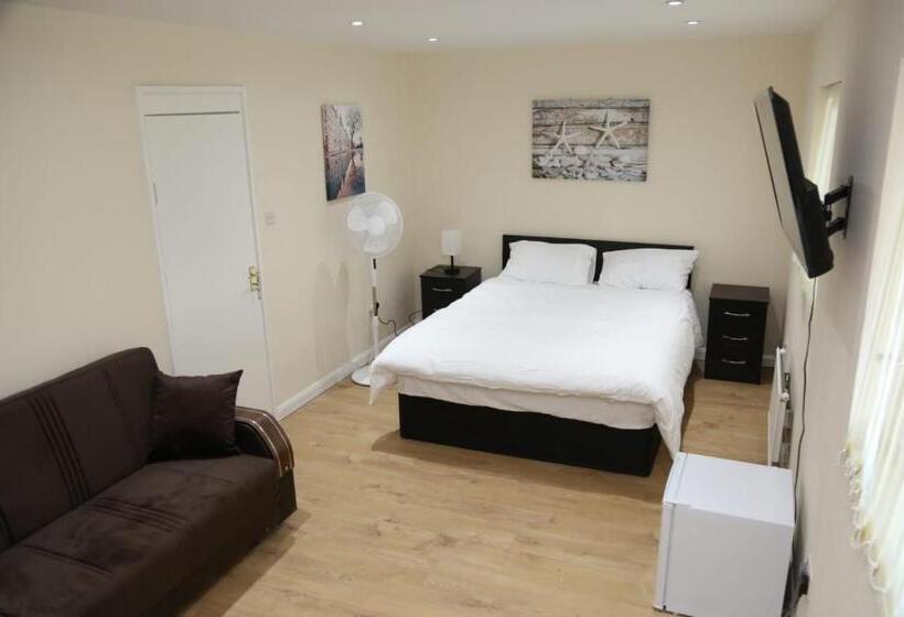 Номер Deluxe, A A Guest Rooms Thamesmead