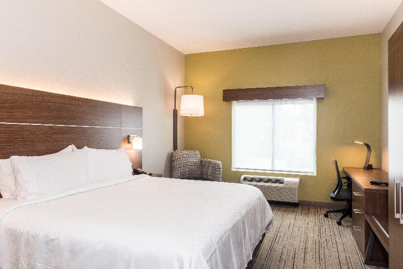 Номер Стандарт, Holiday Inn Express Hotel & Suites Tampa Usf Busch Gardens, An Ihg